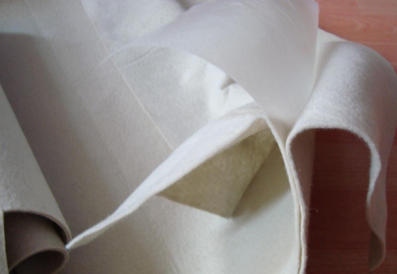 復(fù)合土工膜的老化問題應(yīng)該如何處理?