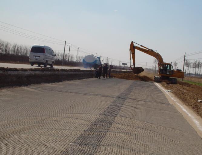 路基土工格柵施工條件